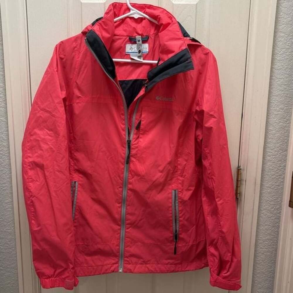 Columbia Women's Pink Switchback Rain‎ Jacket